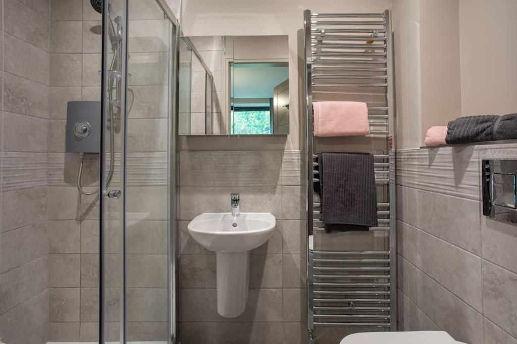 Stunning 2Br Next To The City Airport Bhd - Free Parking Belfast Kültér fotó